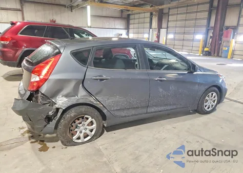 2013 Hyundai Accent Gs z USA, uszkodzony, nr VIN KMHCT5AE7DU076286